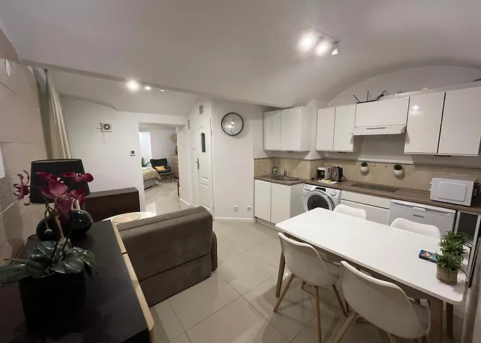 A&J Apartments