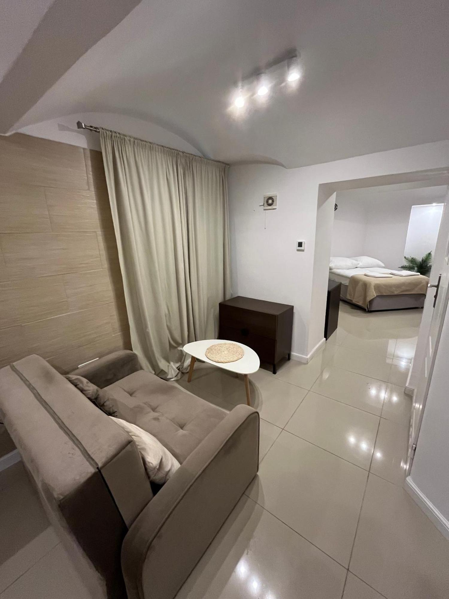 Apartment A&j